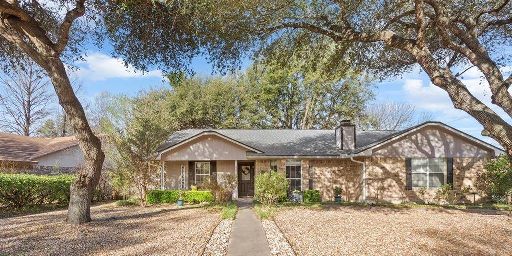Lorena, TX 76655,202 Thompson Circle