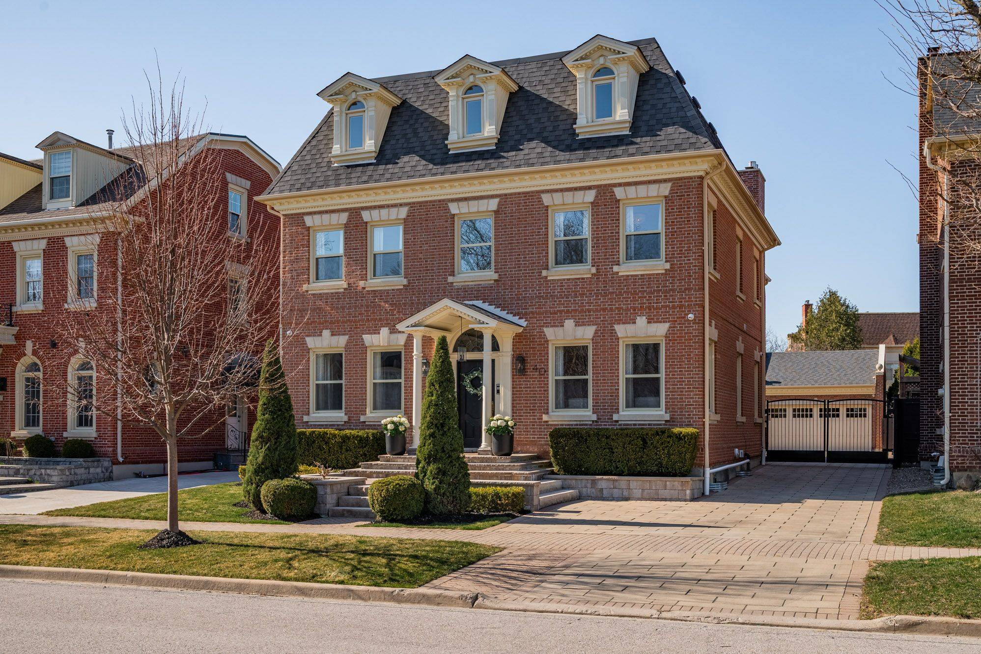 Richmond Hill, ON L4C 9P1,40 Oatlands CRES