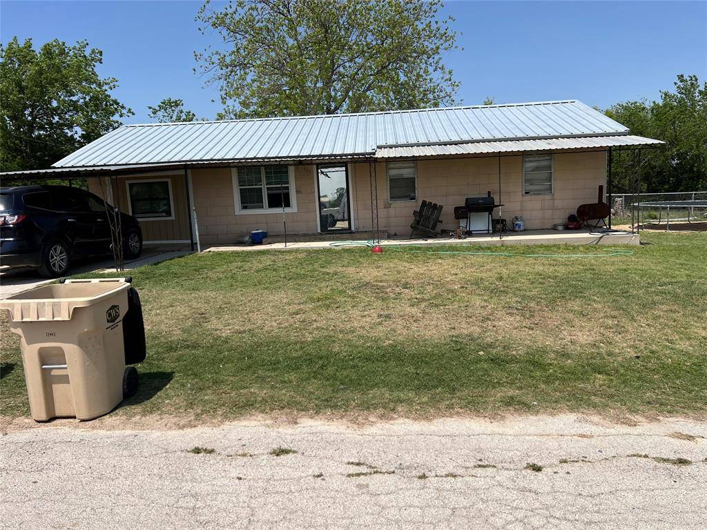 Comanche, TX 76442,111 W Martin Avenue