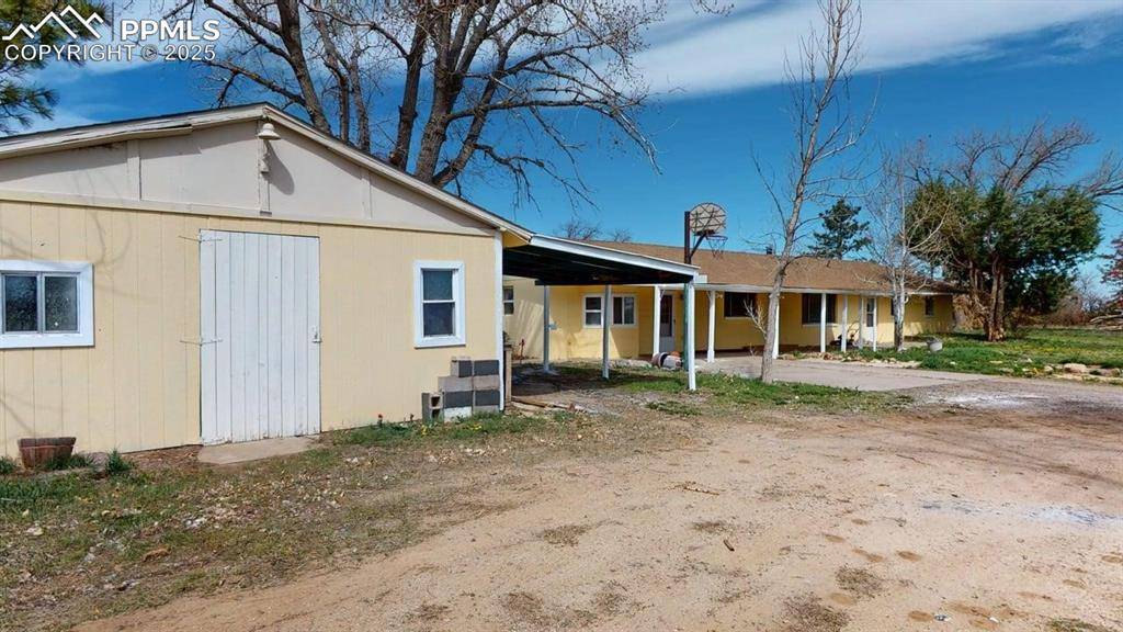 Strasburg, CO 80136,7409 S Country RD #157