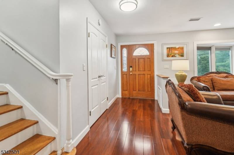 Fort Lee Boro, NJ 07024,79 Virginia Ave