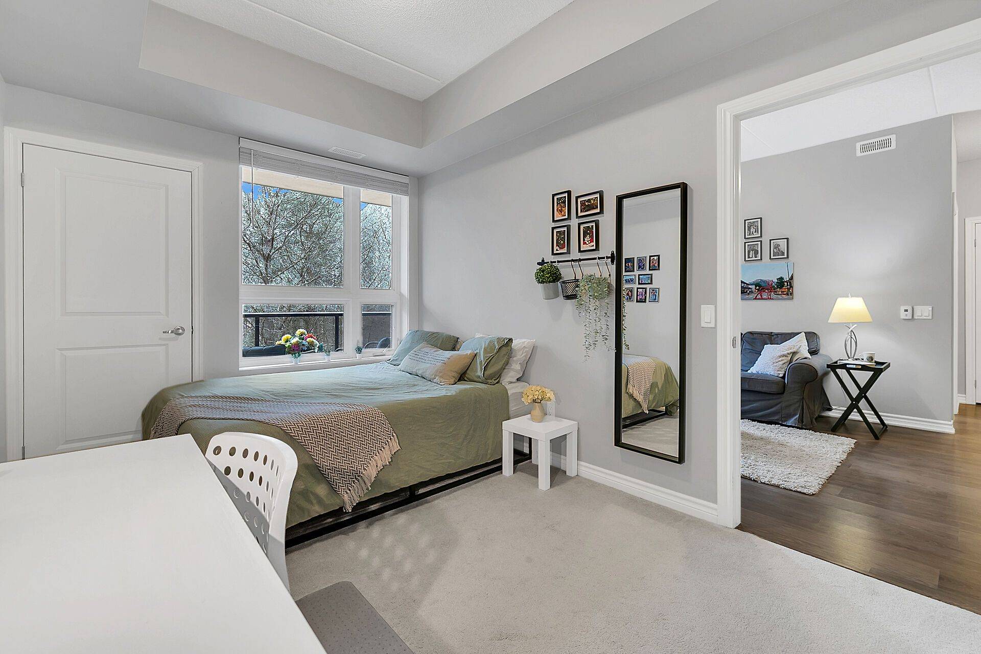 Guelph, ON N1L 0M8,1284 Gordon ST #106