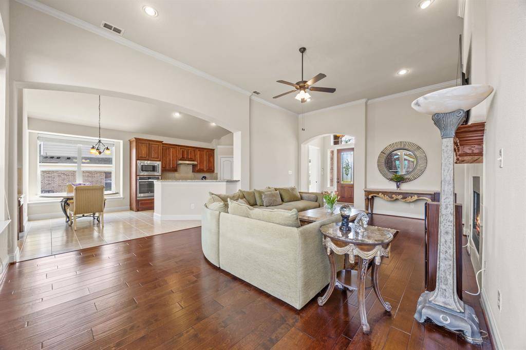 Garland, TX 75043,1718 Regents Park Court