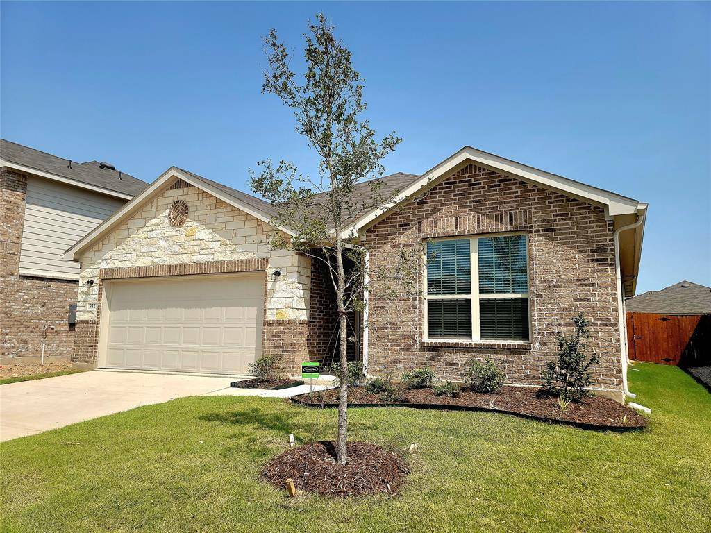 Van Alstyne, TX 75495,932 Ravenwood Lane