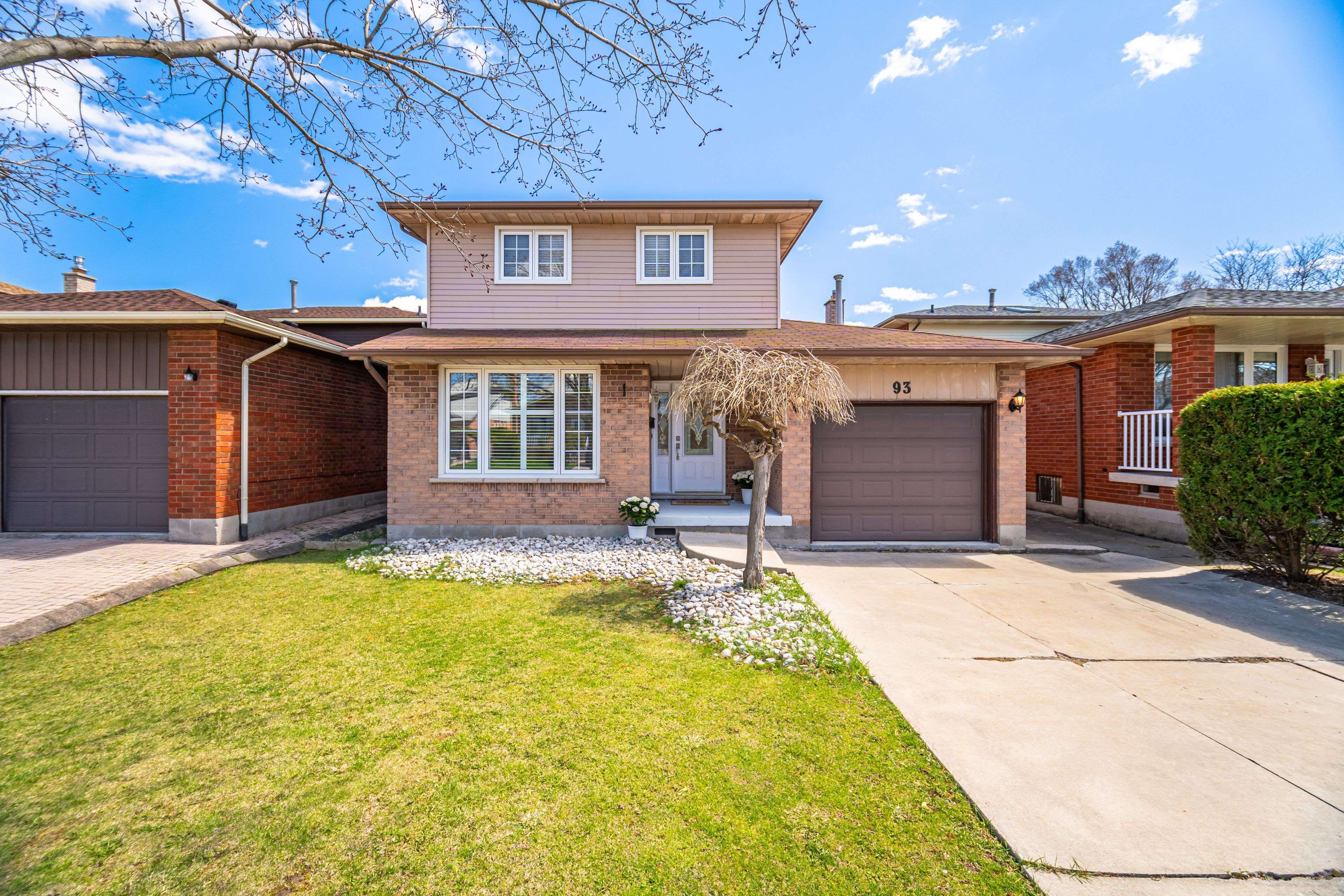 Hamilton, ON L8V 4X4,93 Indian CRES