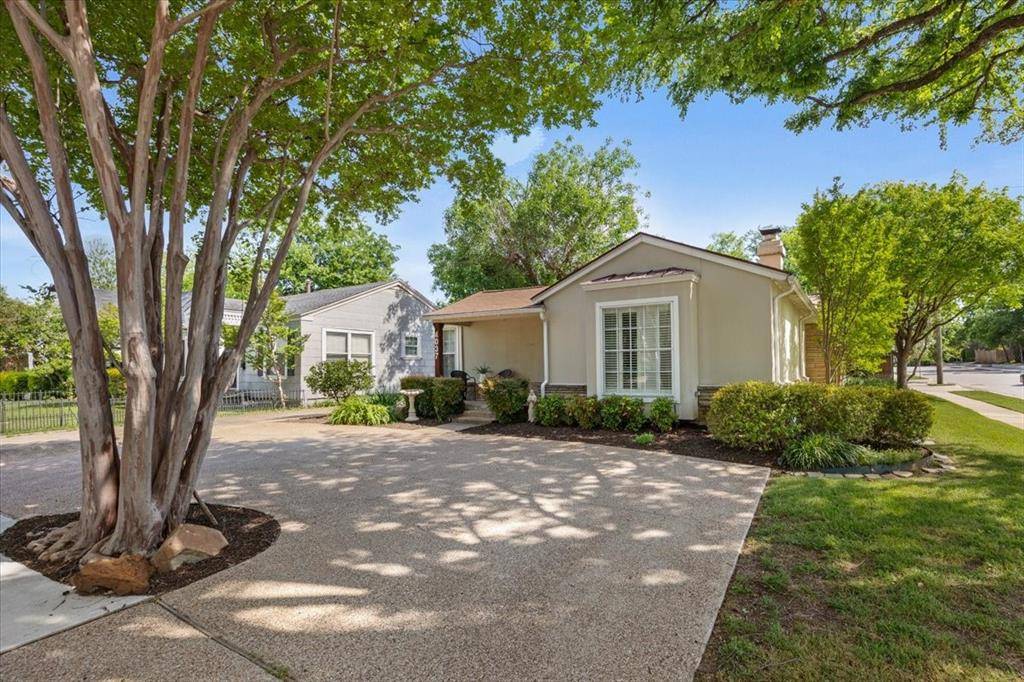 Fort Worth, TX 76107,4037 Collinwood Avenue