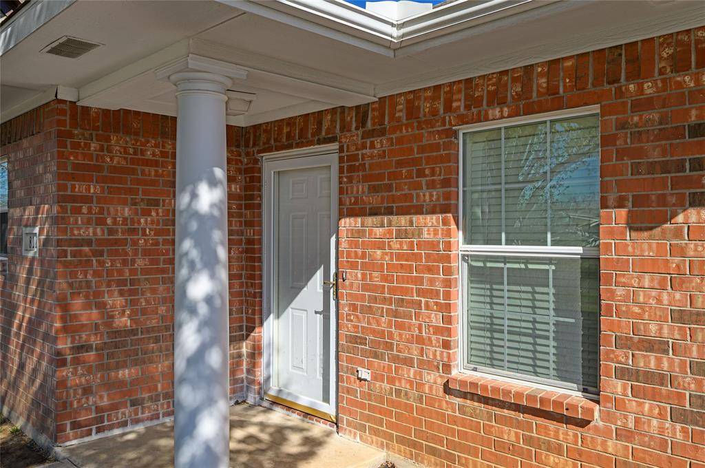Denison, TX 75020,811 W Woodard Street