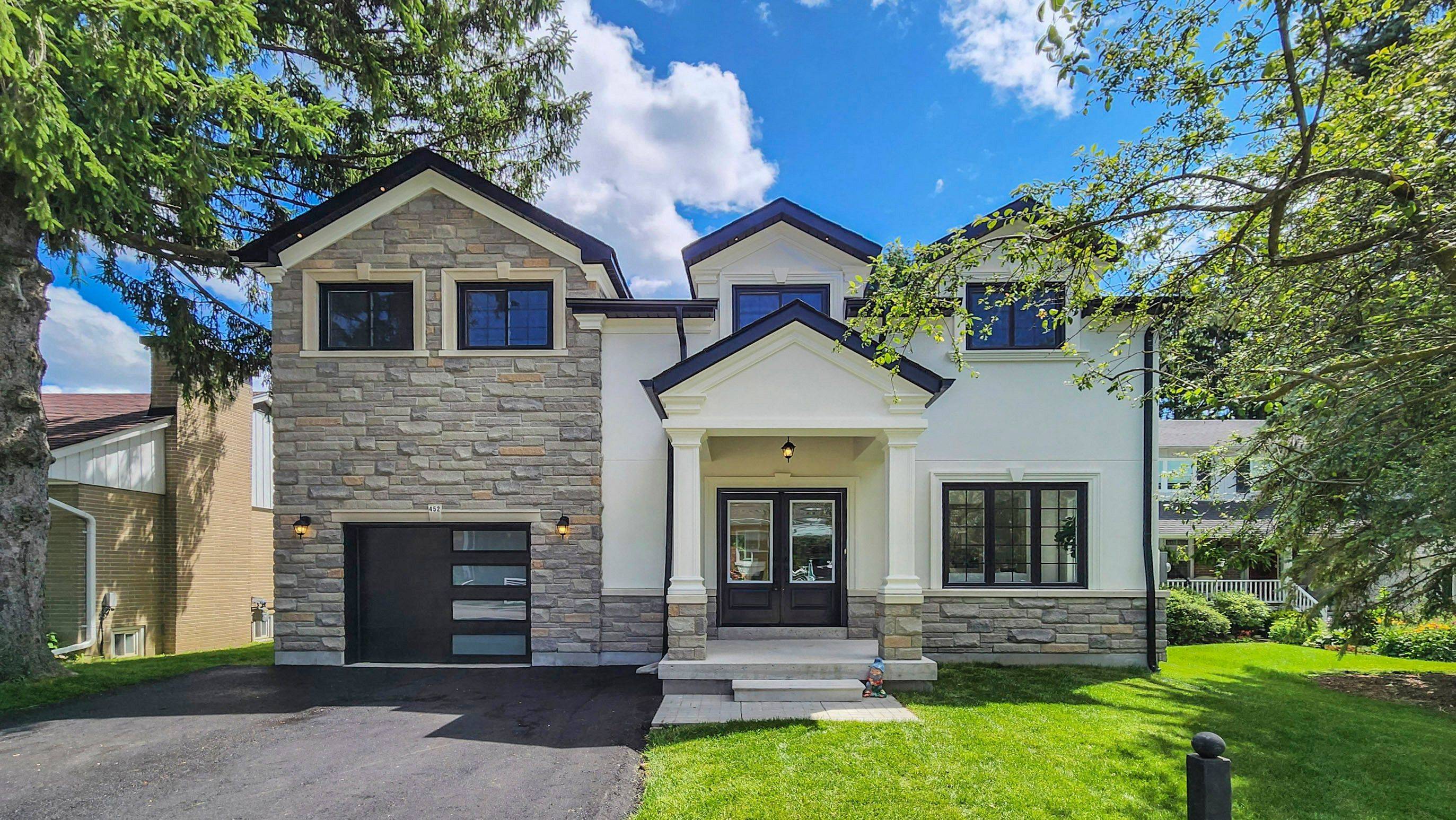 Newmarket, ON L3Y 1N1,452 D'arcy ST