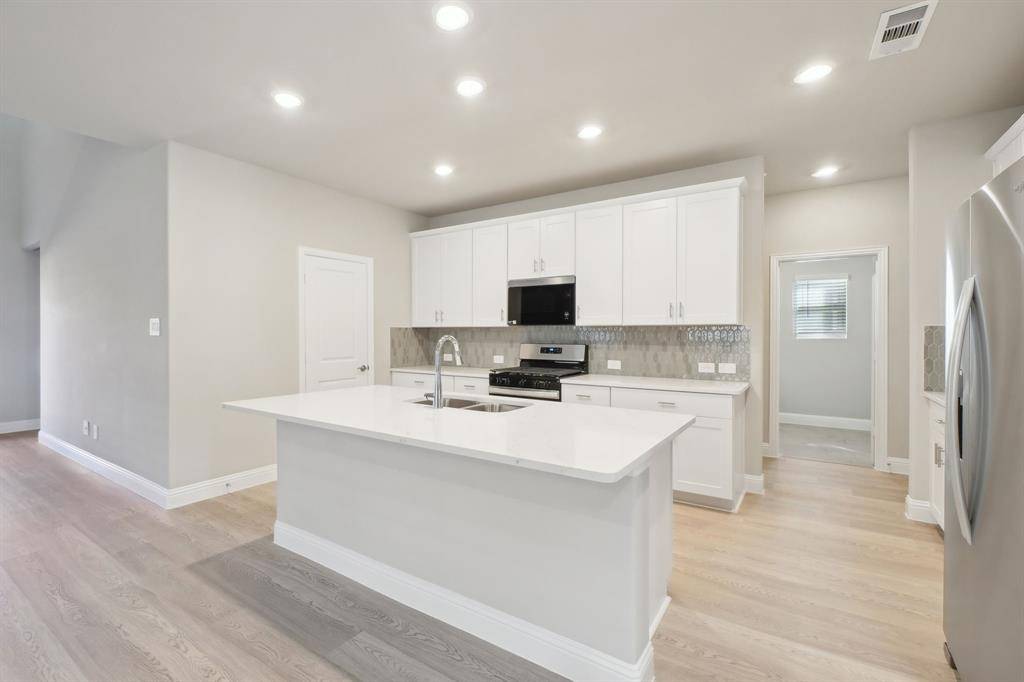 Mckinney, TX 75069,909 Elijah Lane