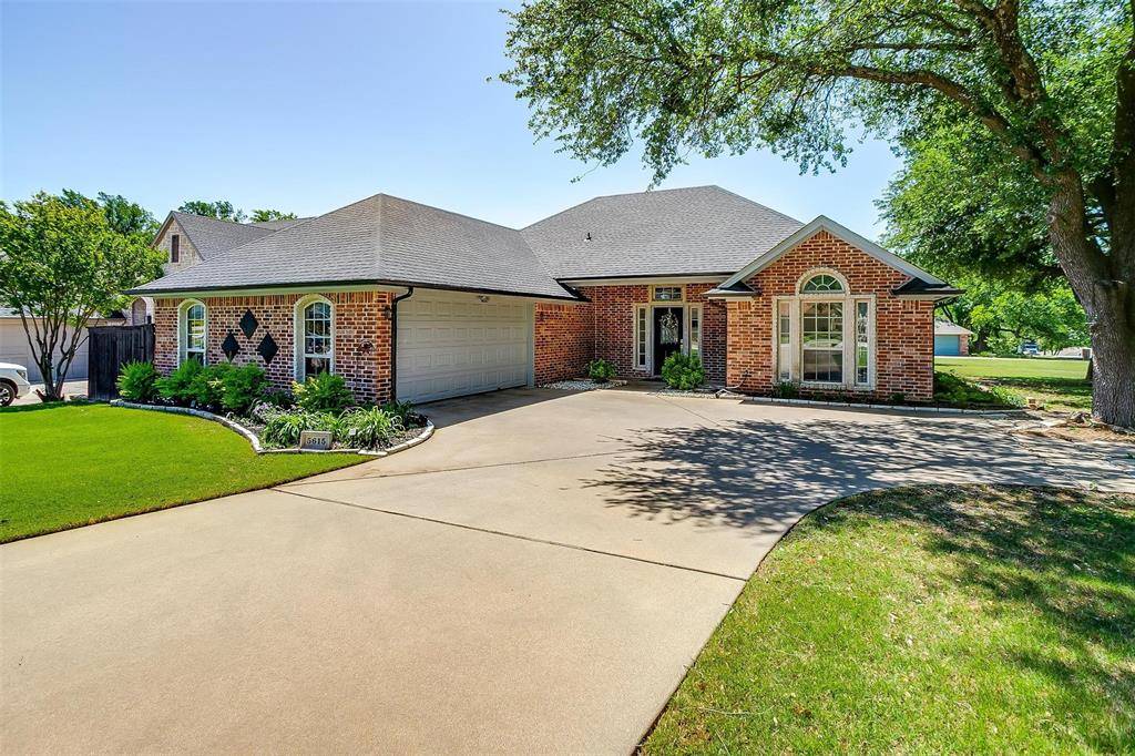 De Cordova, TX 76049,5615 Cuero Drive