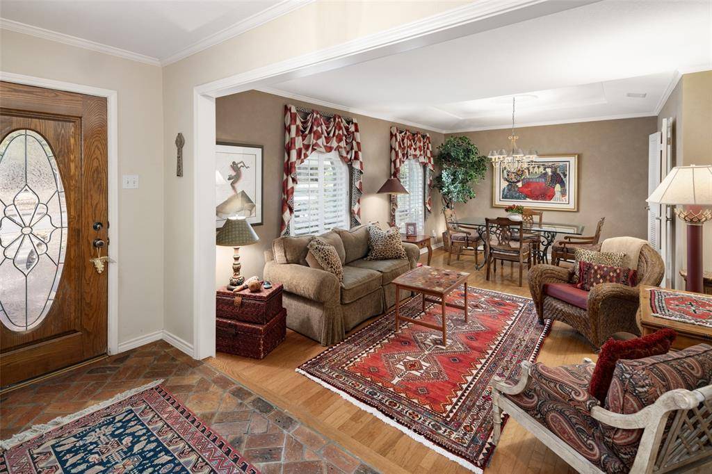 Dallas, TX 75243,9323 Seagrove Drive