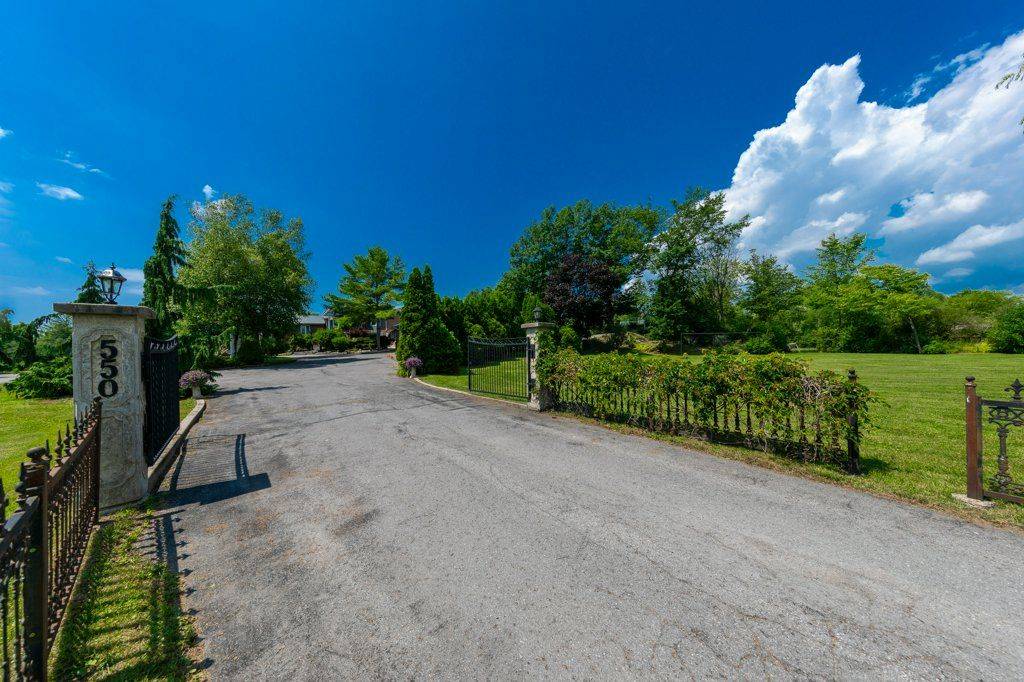 Gananoque, ON K7G 2B1,550 Queen ST E
