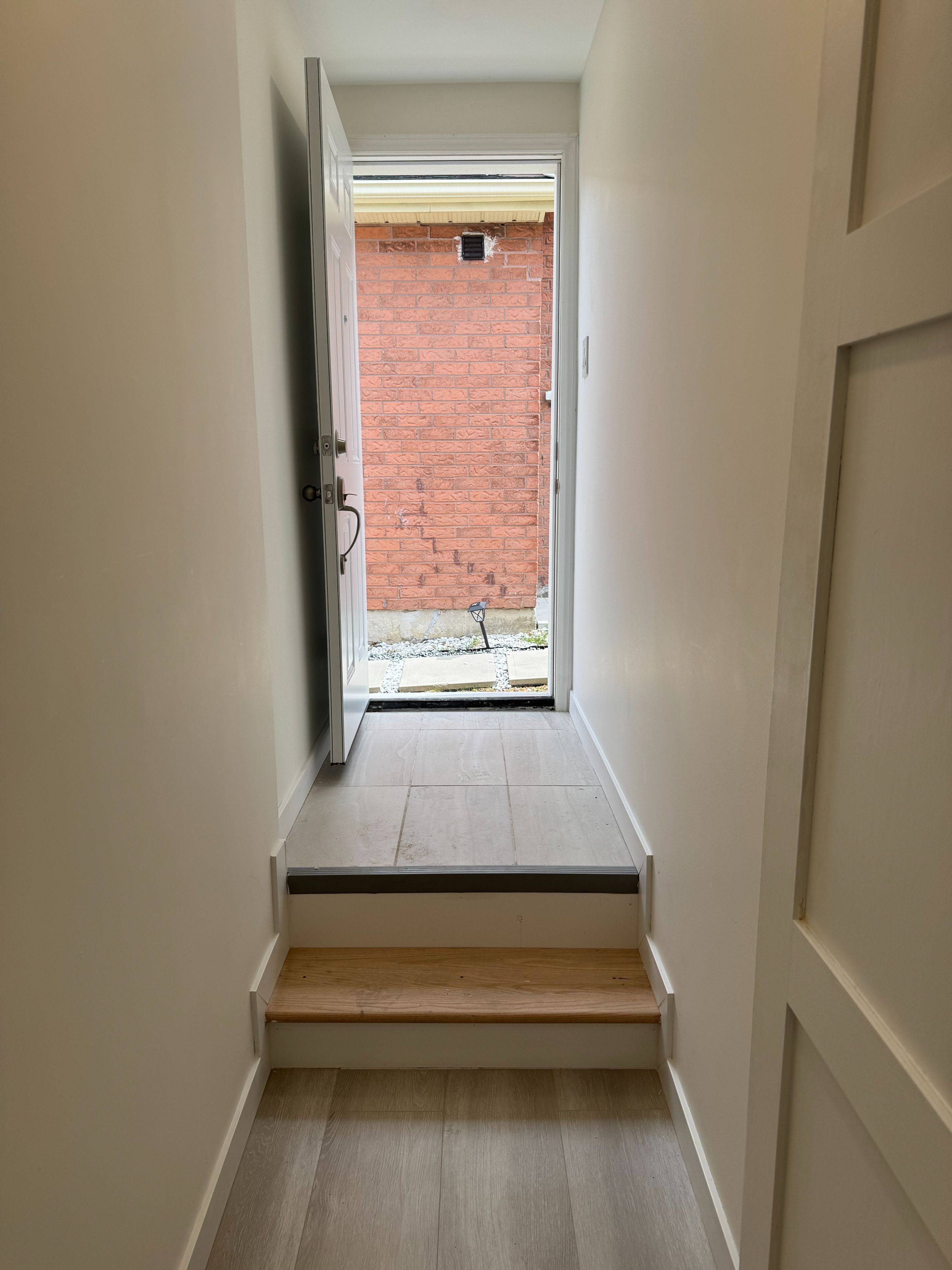 Newmarket, ON L3Y 7C6,1054 Leslie Valley DR #Basement