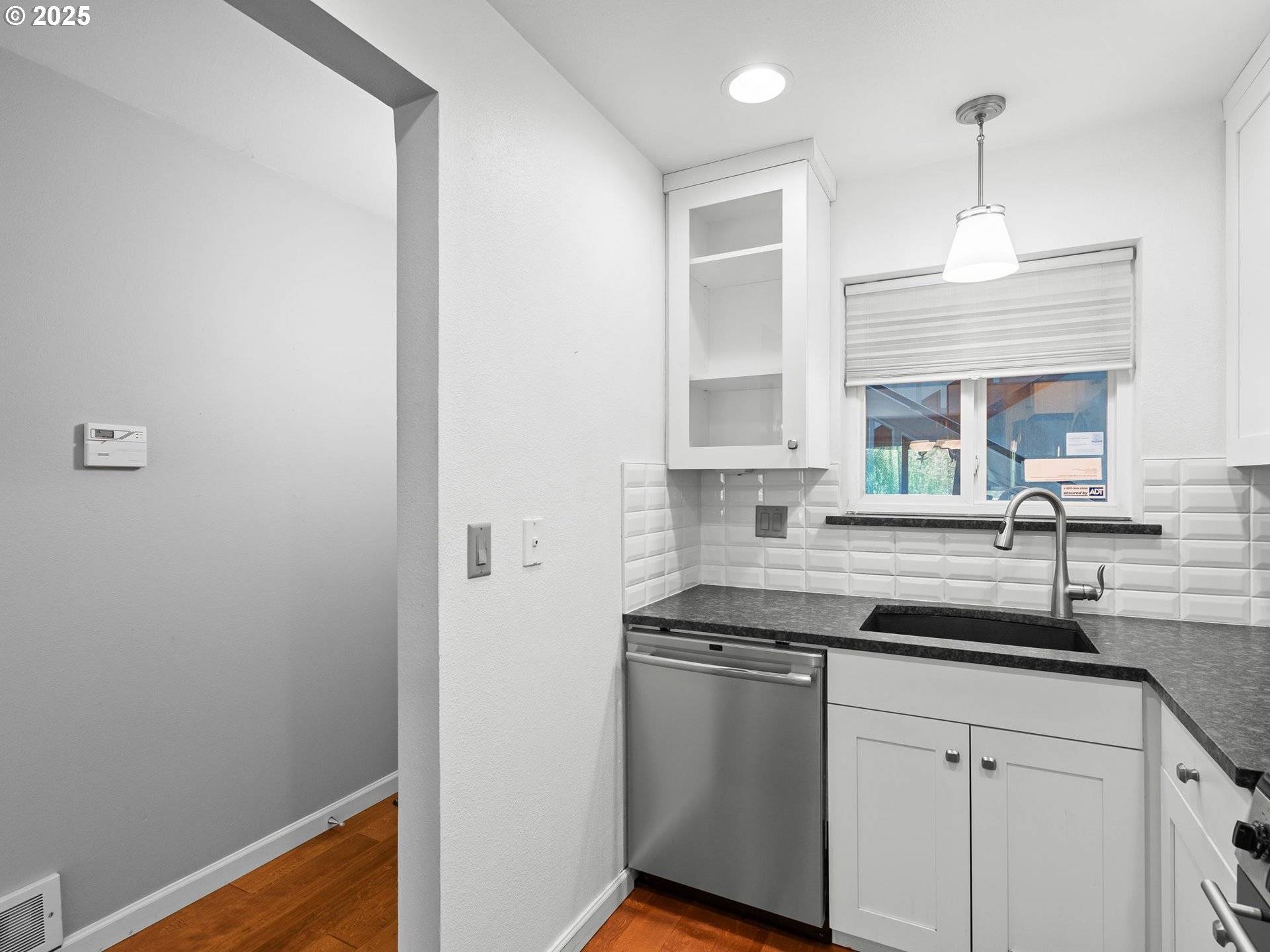 Portland, OR 97239,4970 S LANDING DR #202