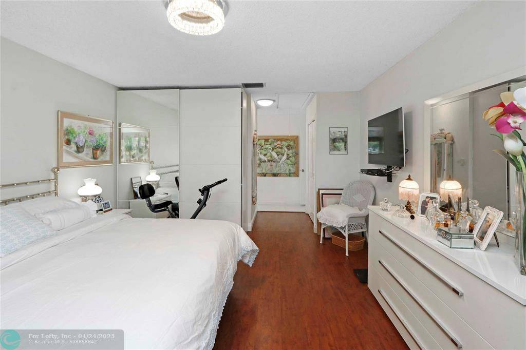 Weston, FL 33326,16145 Laurel Dr  #31