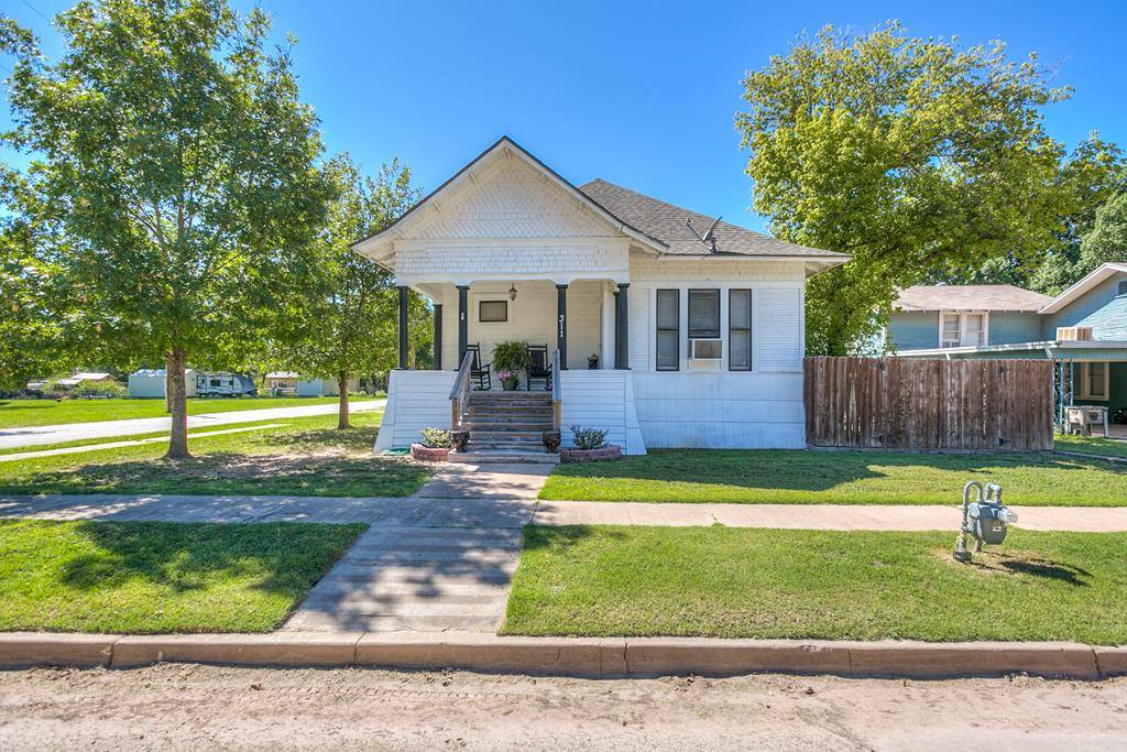 Winters, TX 79567,311 S Arlington St