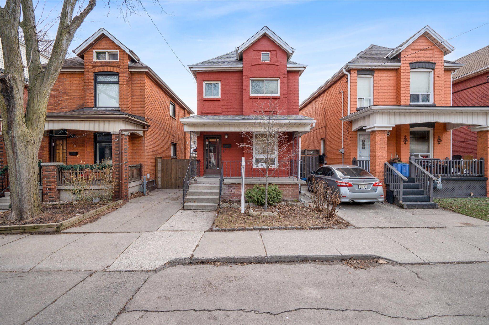 Hamilton, ON L8L 3G7,24 Case ST