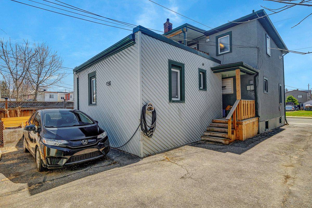 Vanier And Kingsview Park, ON K1L 5X7,229 Carillon ST