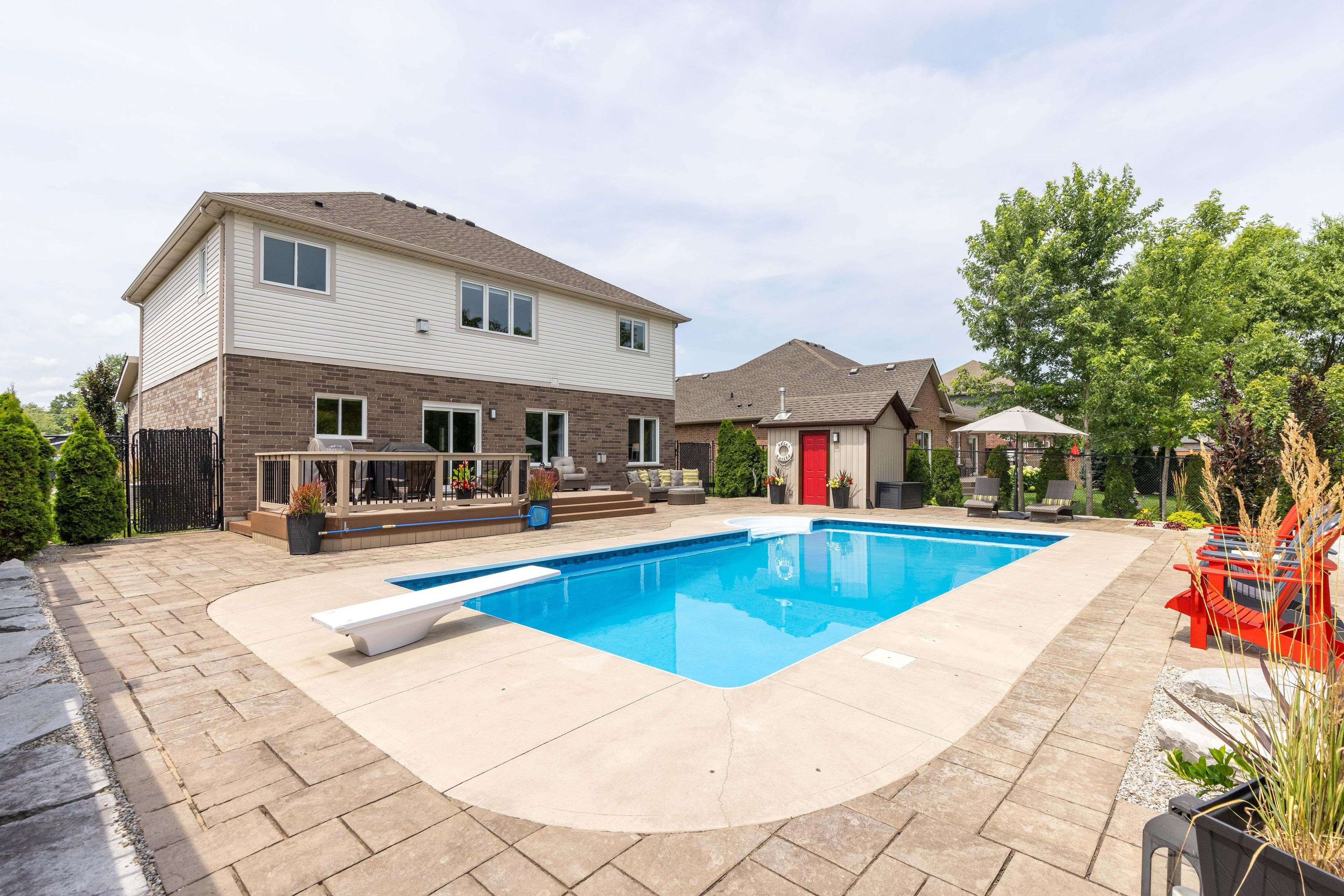Fort Erie, ON L2A 6W2,640 Brian ST