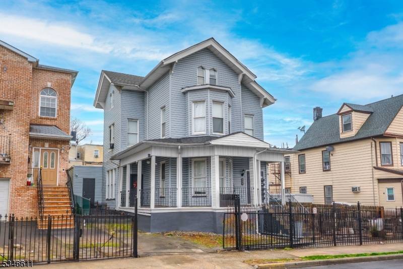Newark City, NJ 07104,902 Clifton Ave