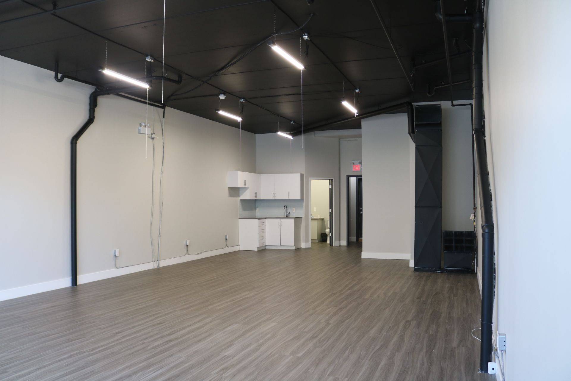 Hamilton, ON L8G 0A9,128 King ST W