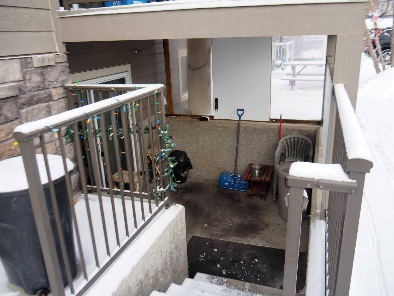 Red Deer, AB T4N 4G5,3707 51 AVE