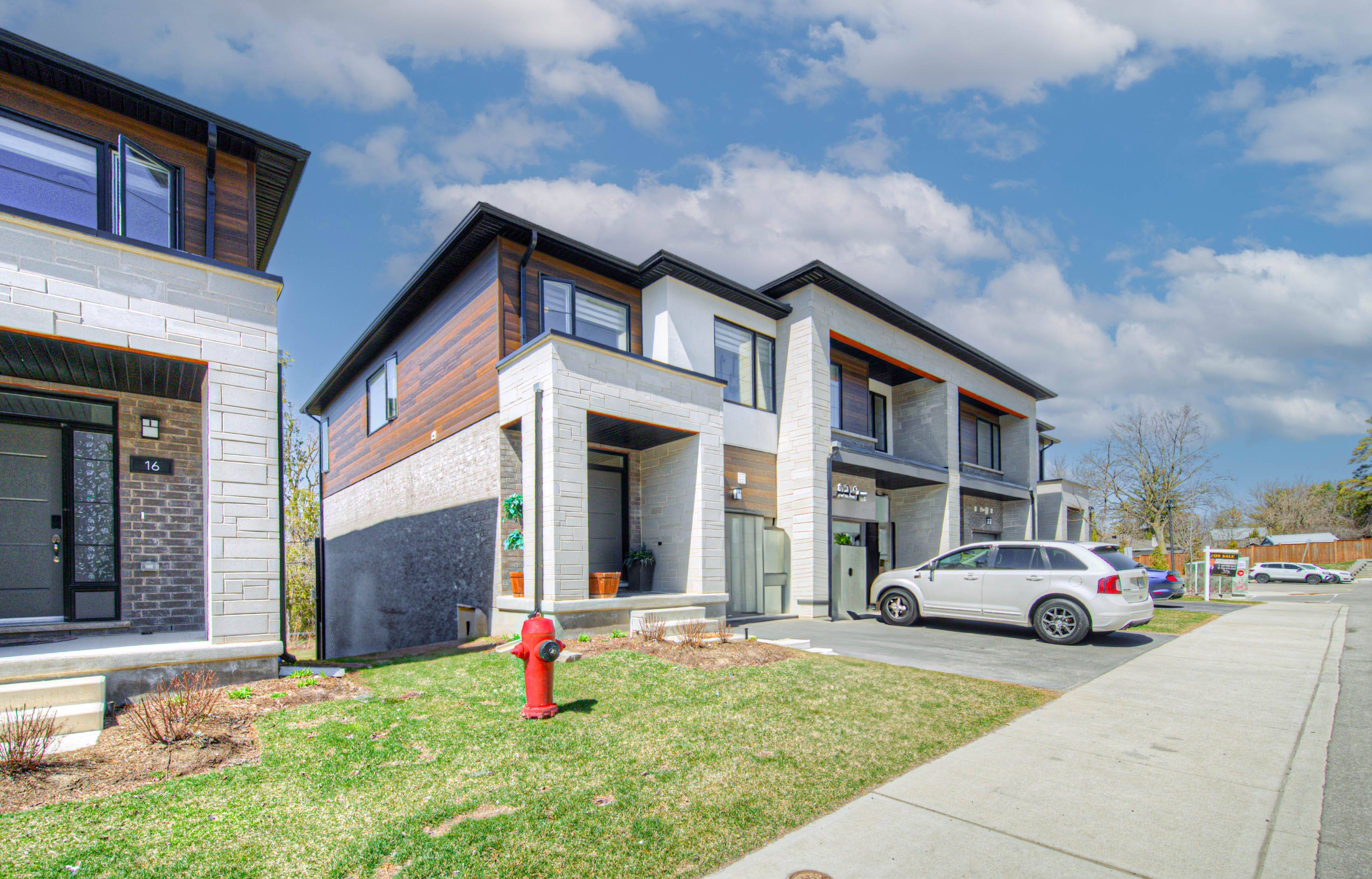 Cambridge, ON N3C 0H4,350 River RD #17