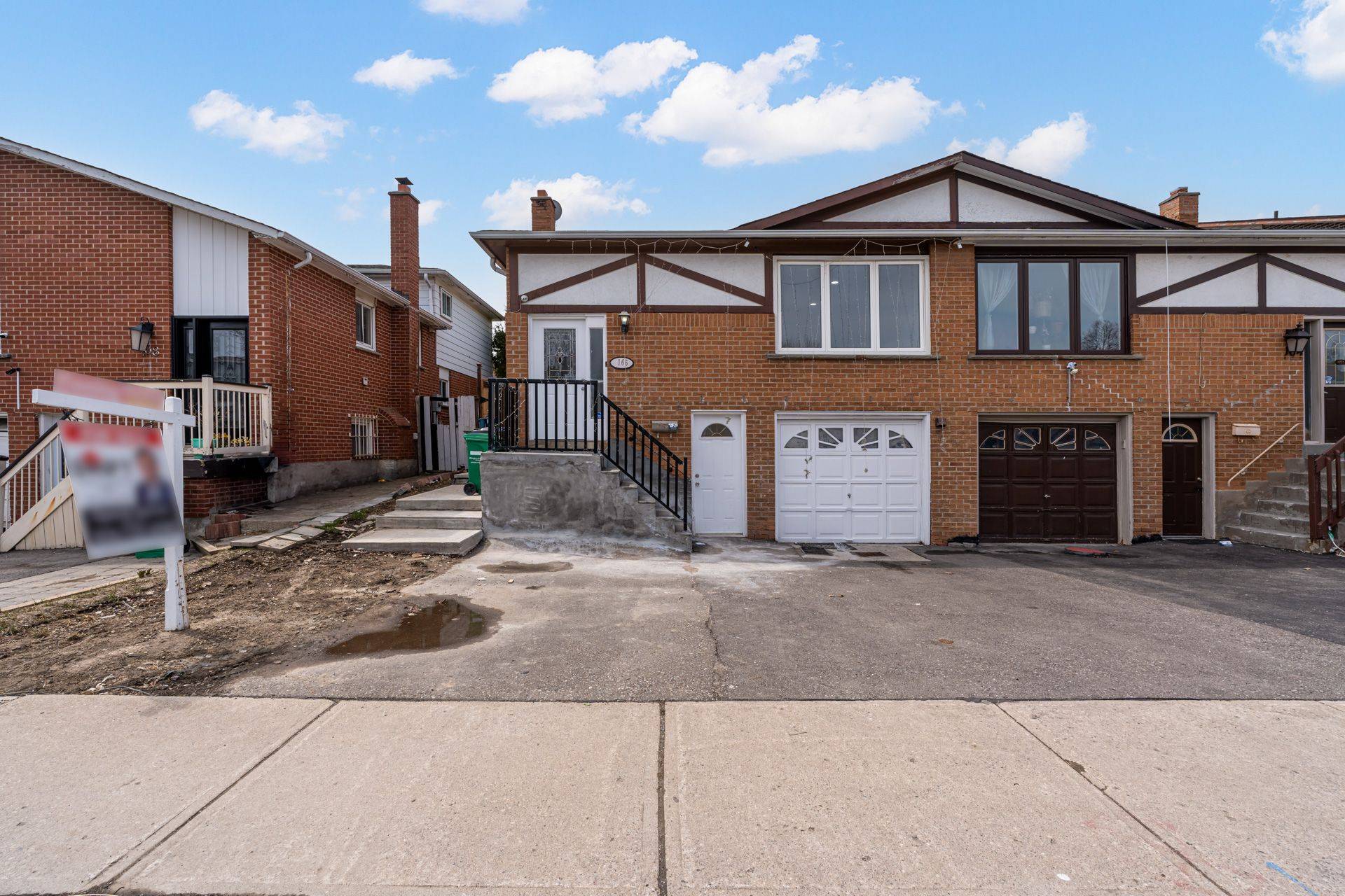 Brampton, ON L6V 2T9,166 Skegby RD