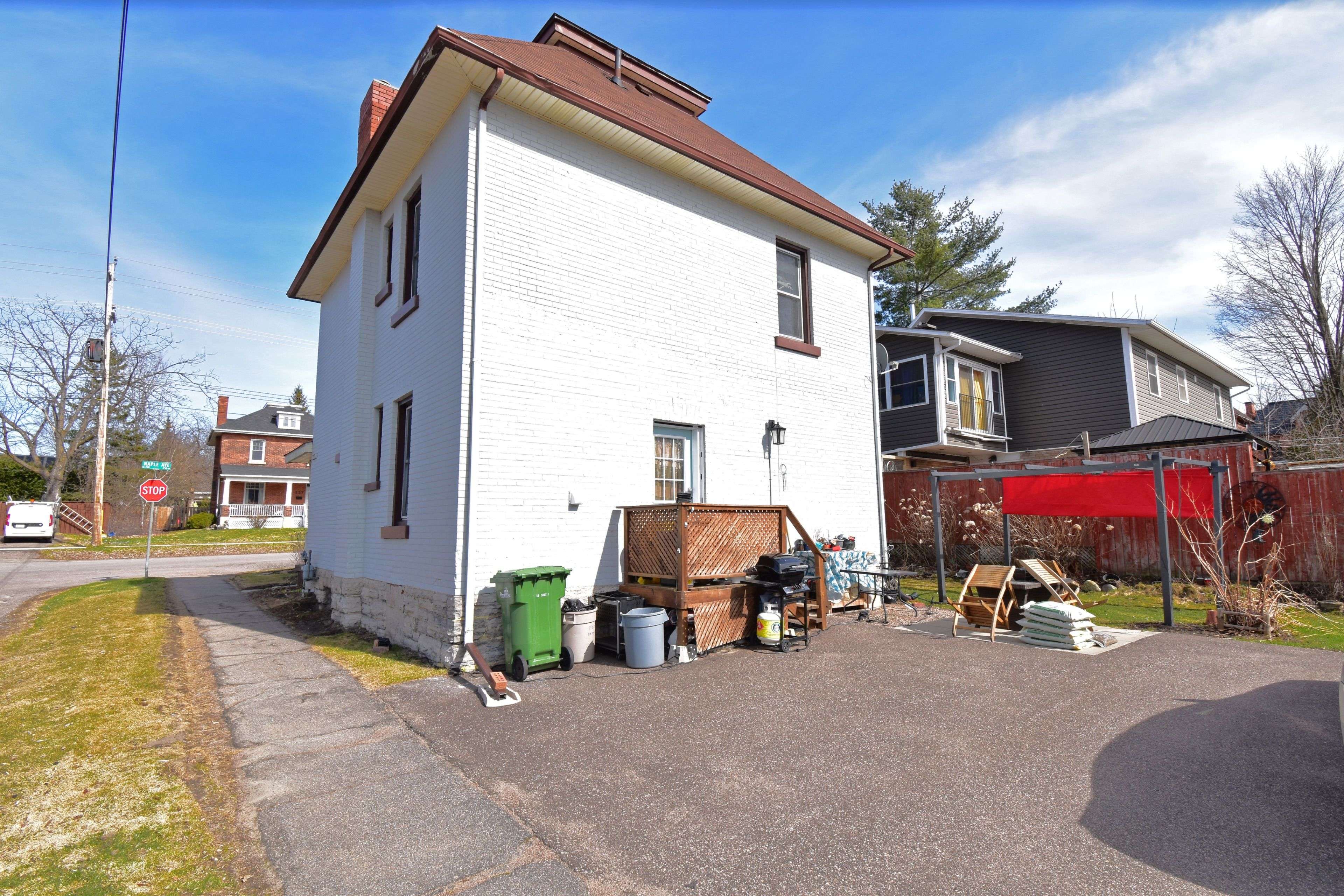 Pembroke, ON K8A 1L6,256 Maple AVE