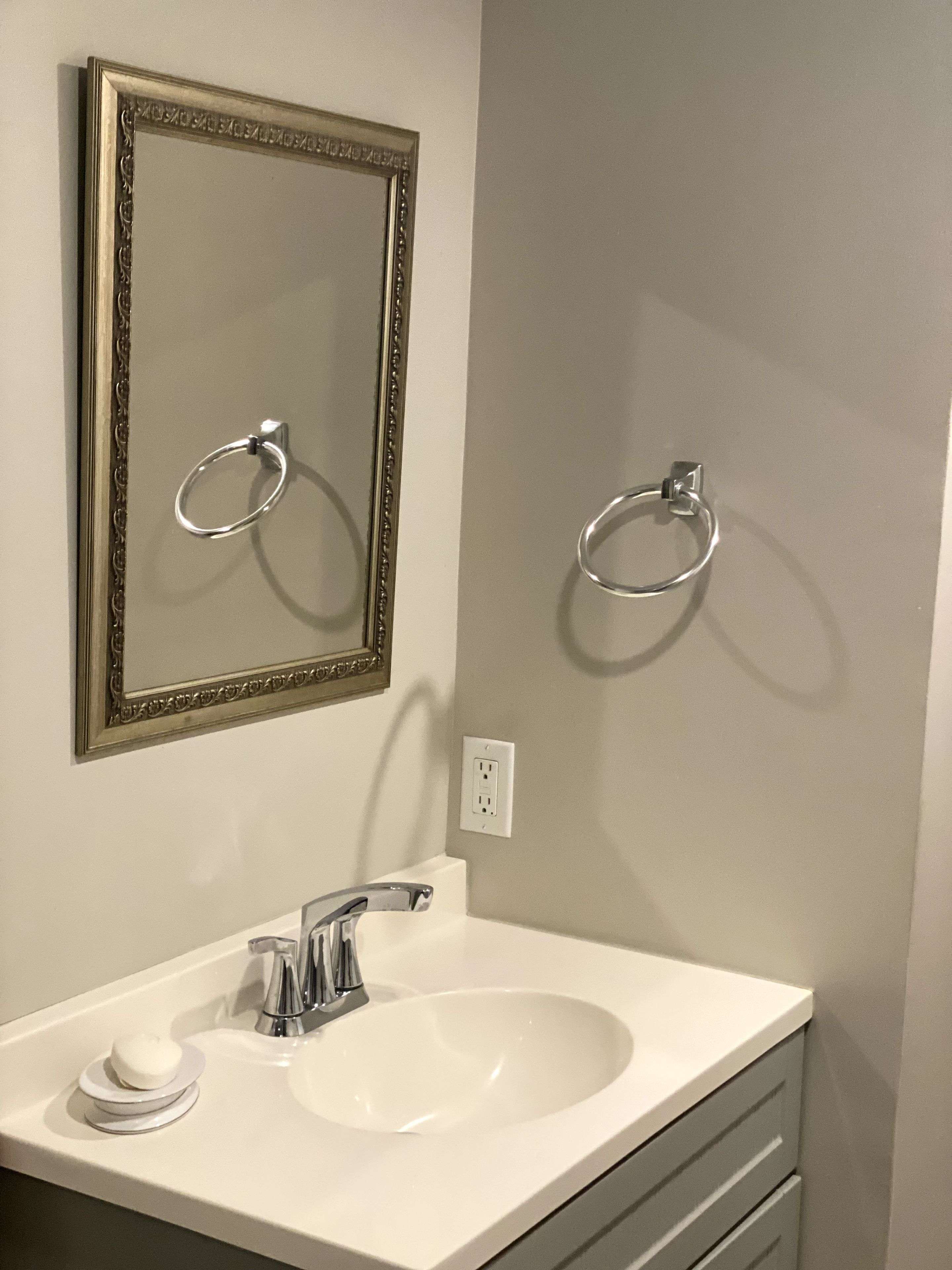 Mississauga, ON L5C 2G7,3489 Queenston DR