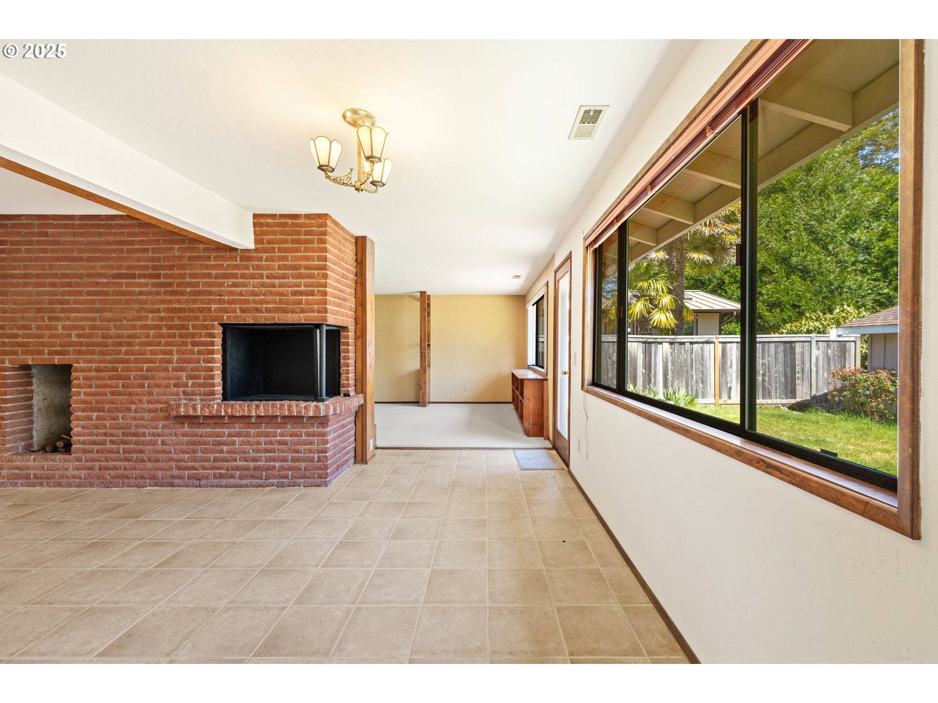 North Bend, OR 97459,2527 PINE ST