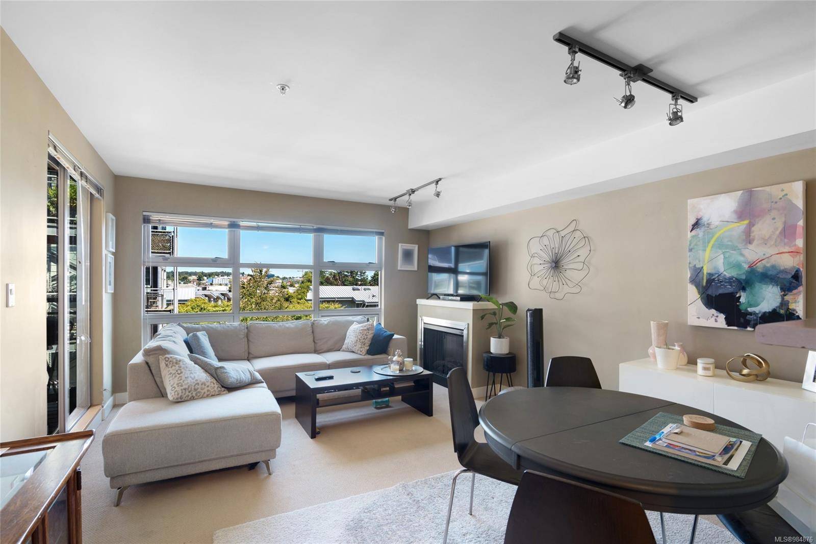 Victoria, BC V9A 7R4,797 Tyee Rd #309