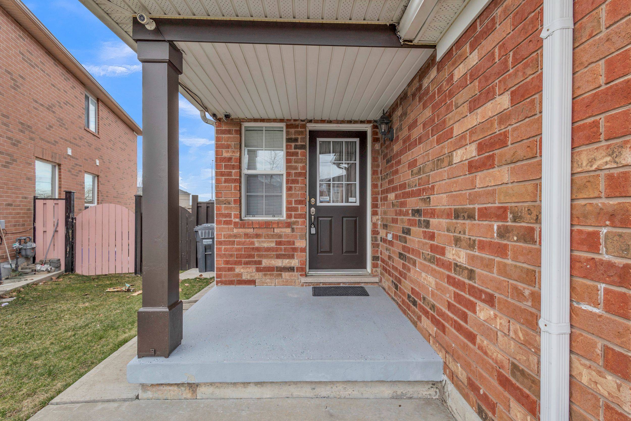 Brampton, ON L6S 0B3,53 Bottomwood ST