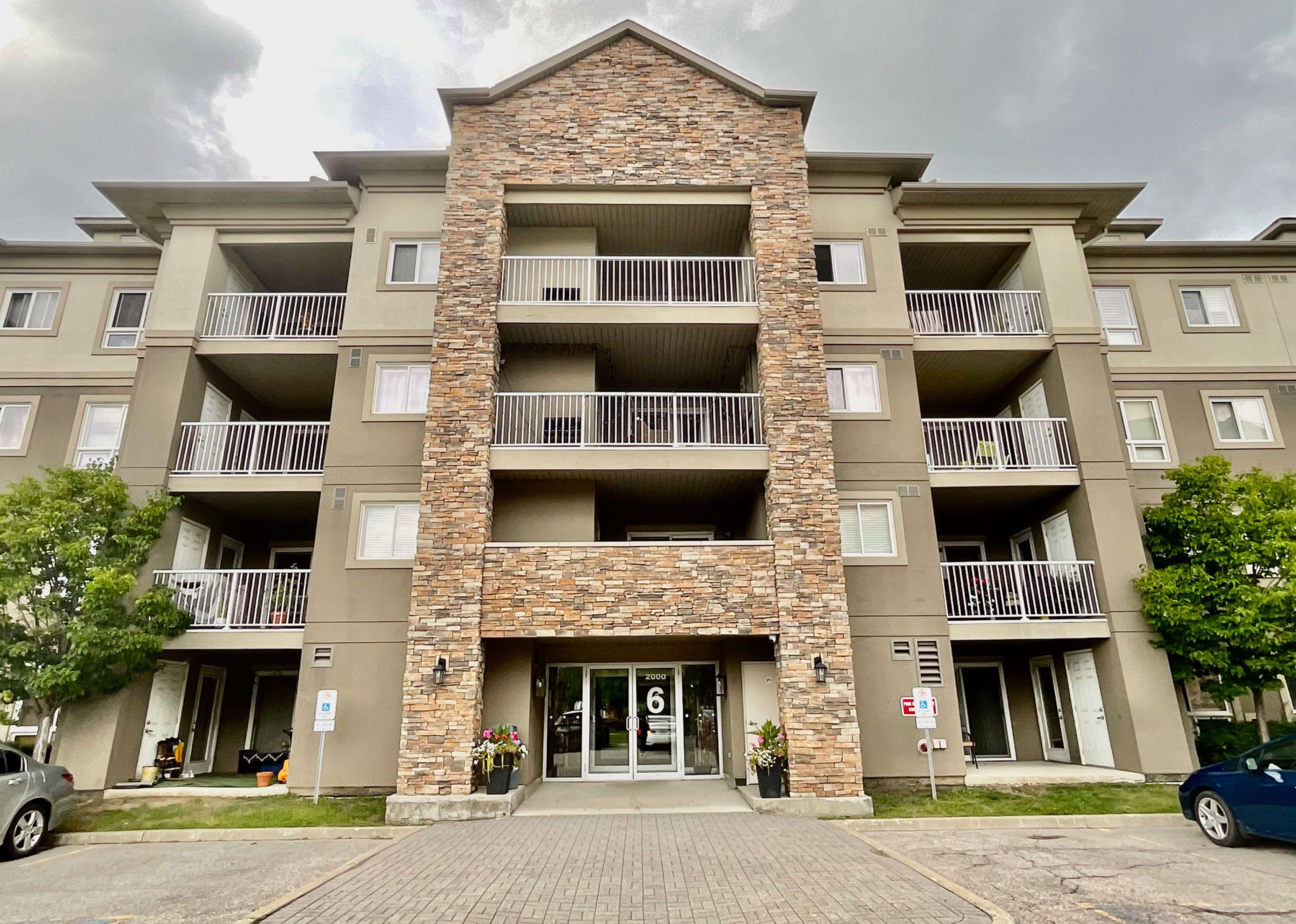 Brampton, ON L6P 2Z6,6 Dayspring CIR #2306