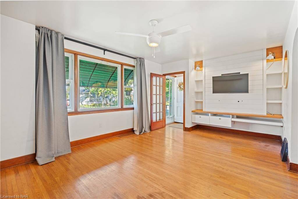Niagara Falls, ON L2E 4T1,4456 SIXTH AVE