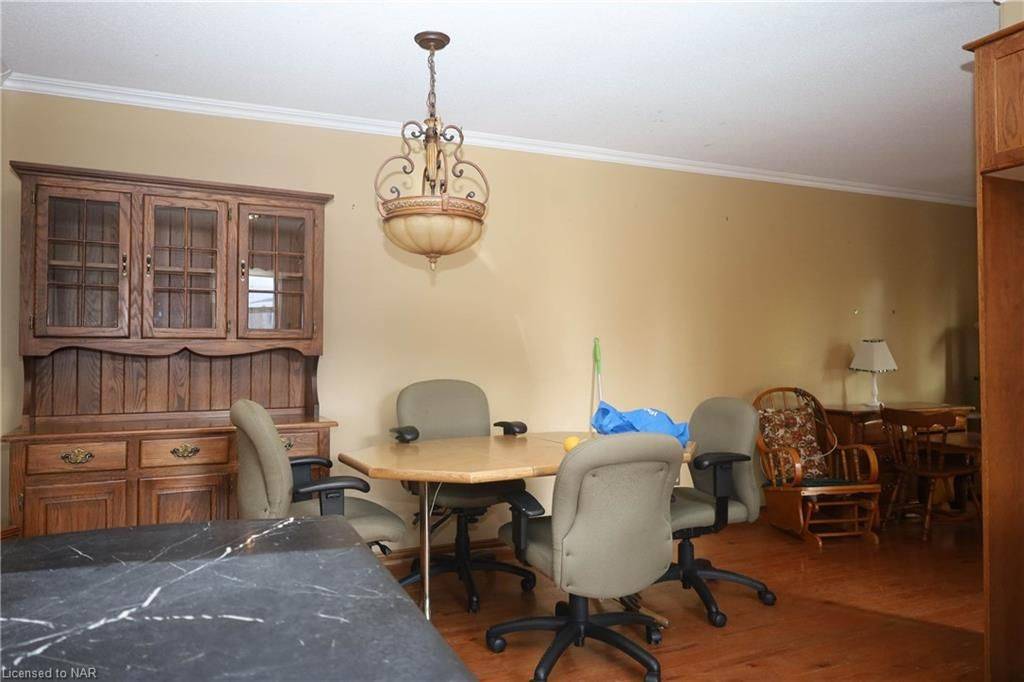 Fort Erie, ON L2A 5Z2,21 DODDS CT