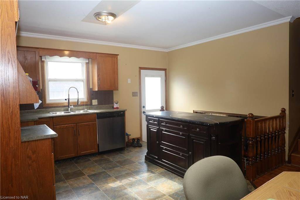 21 DODDS CT, Fort Erie, ON L2A 5Z2
