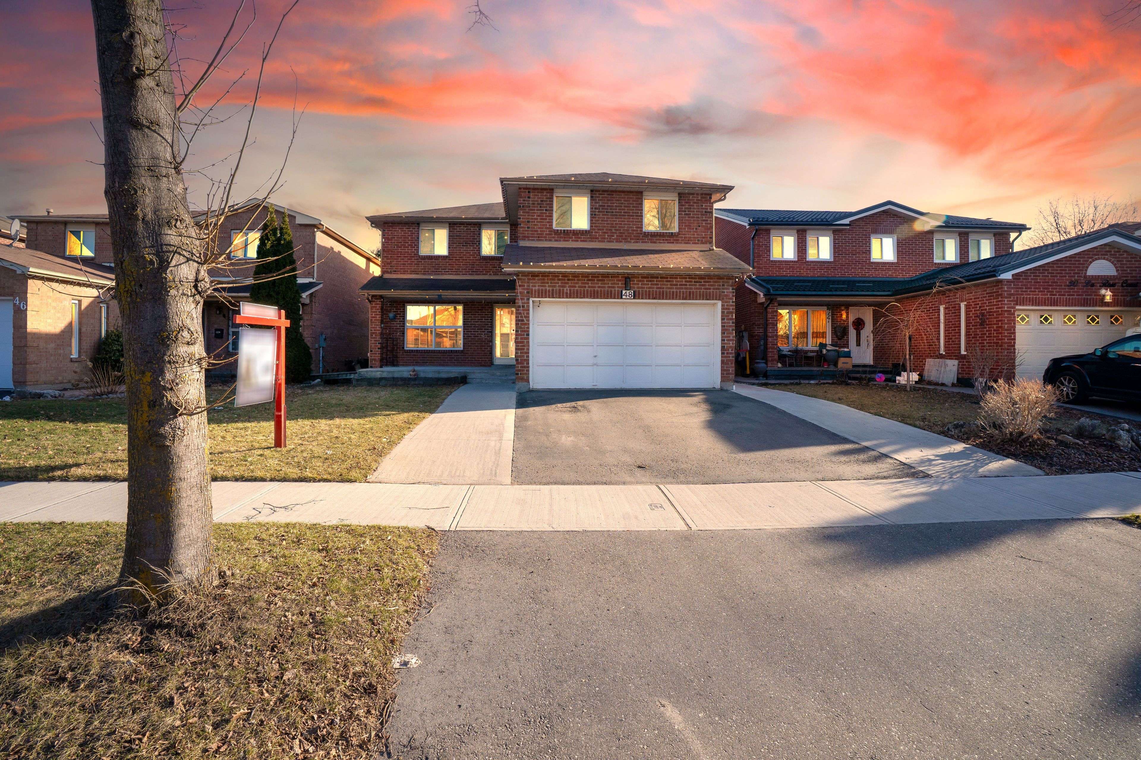 Brampton, ON L6Z 2T7,48 La Rose CT