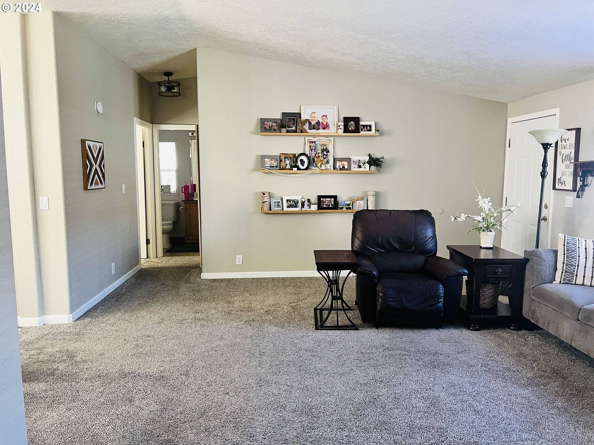 Clackamas, OR 97015,10701 SE 212 HWY #H6