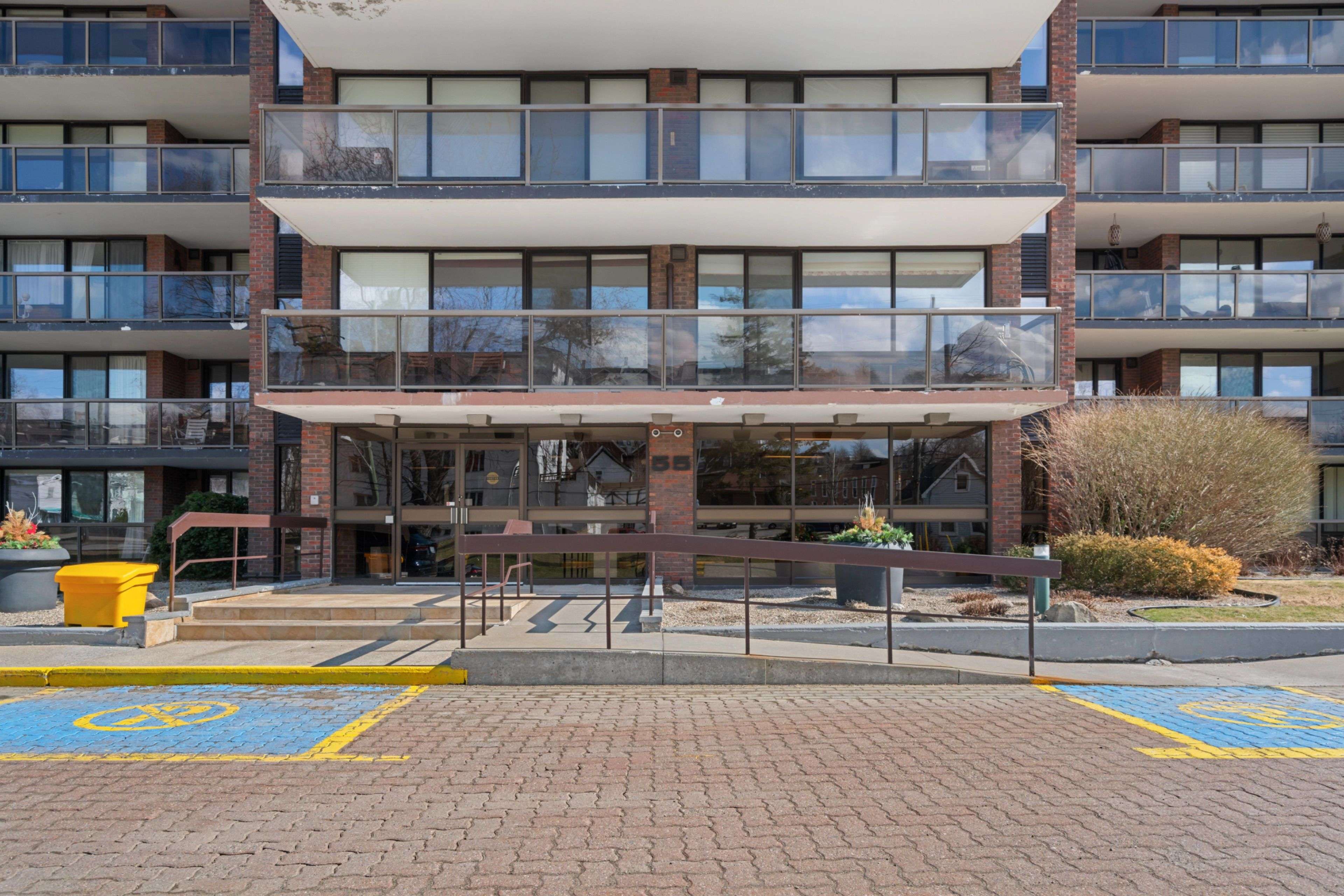 Brockville, ON K6V 1A3,55 Water ST E #601