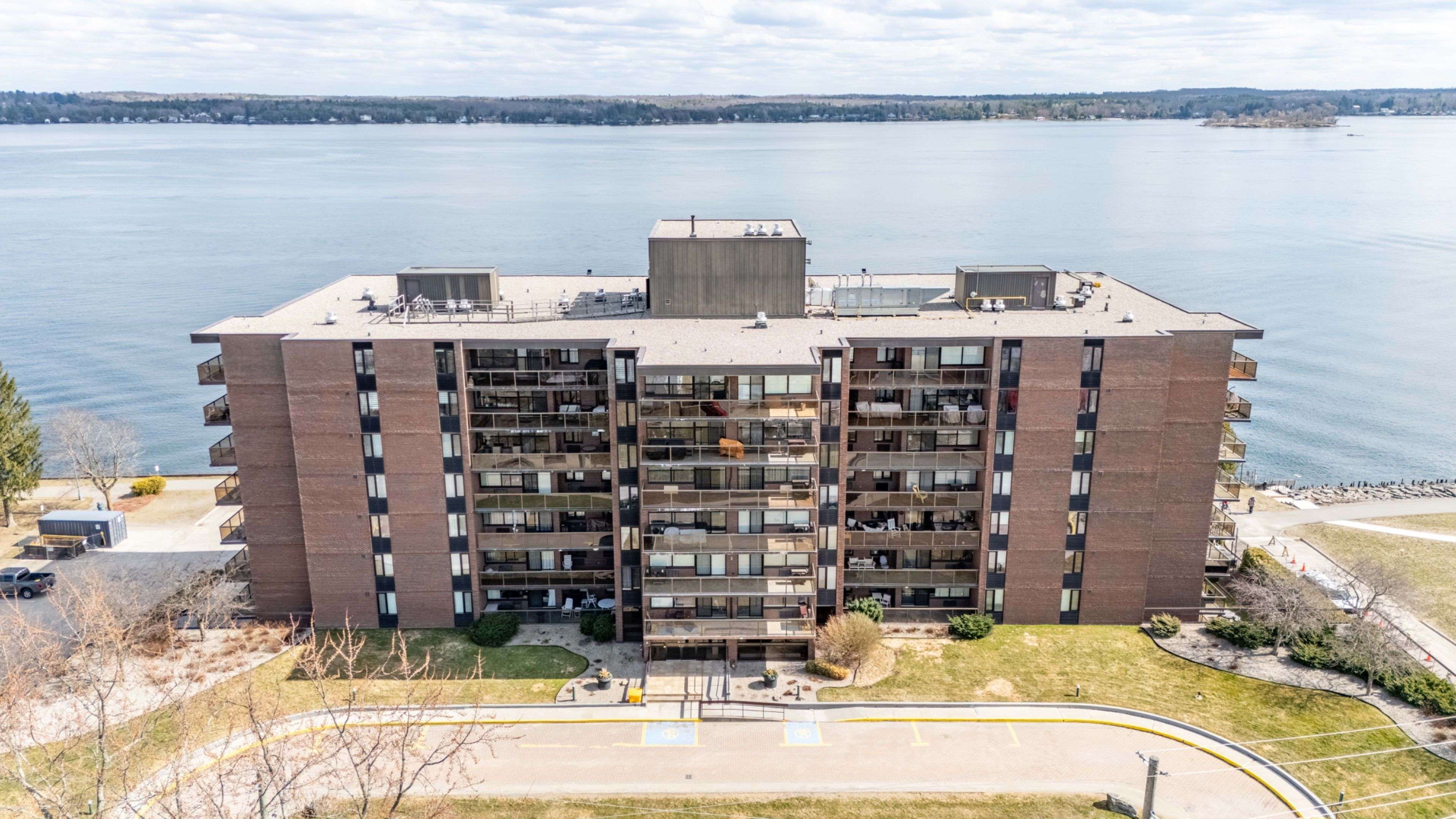 Brockville, ON K6V 1A3,55 Water ST E #601