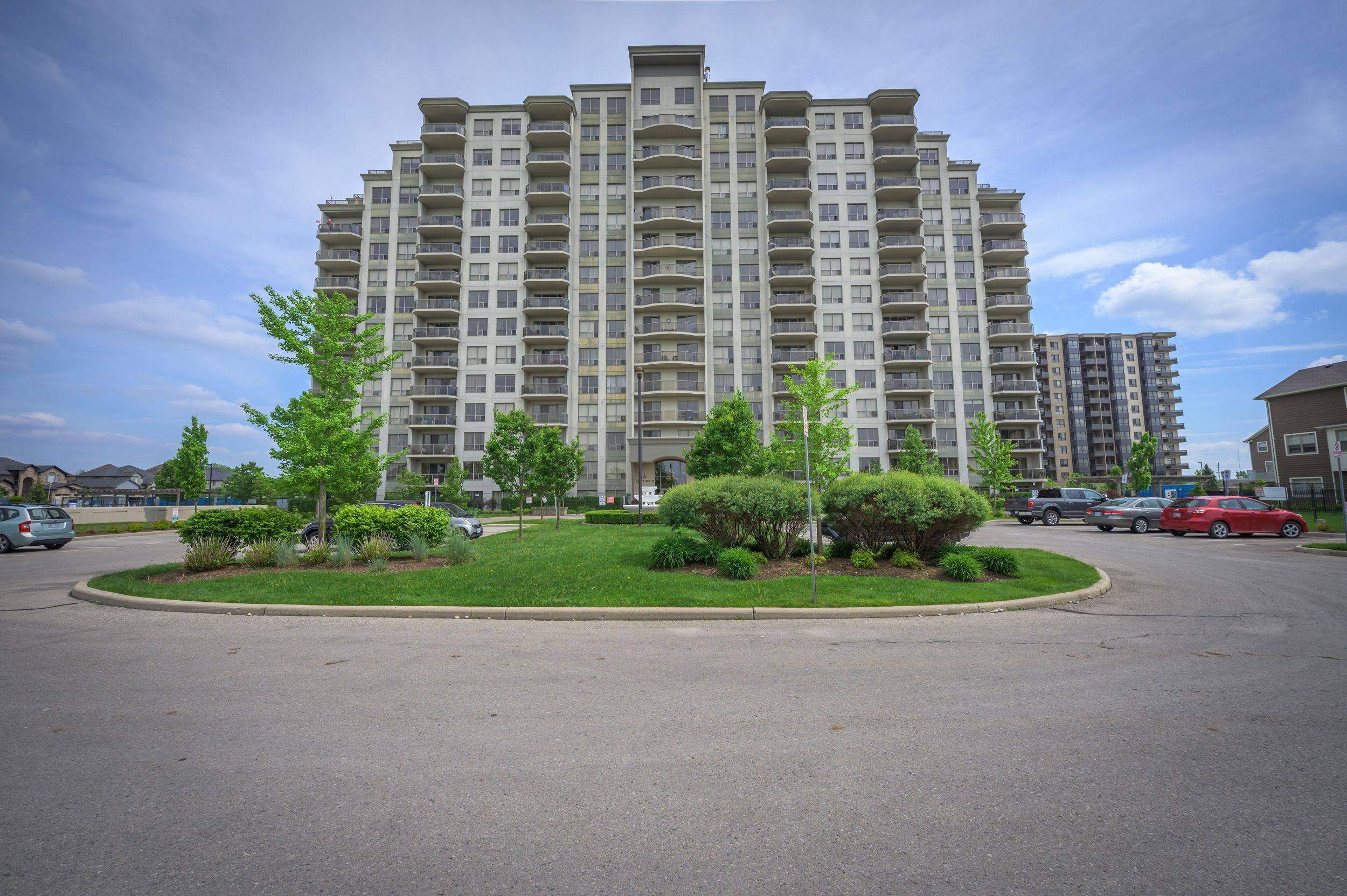 London North, ON N6G 0G5,1030 CORONATION DR #306