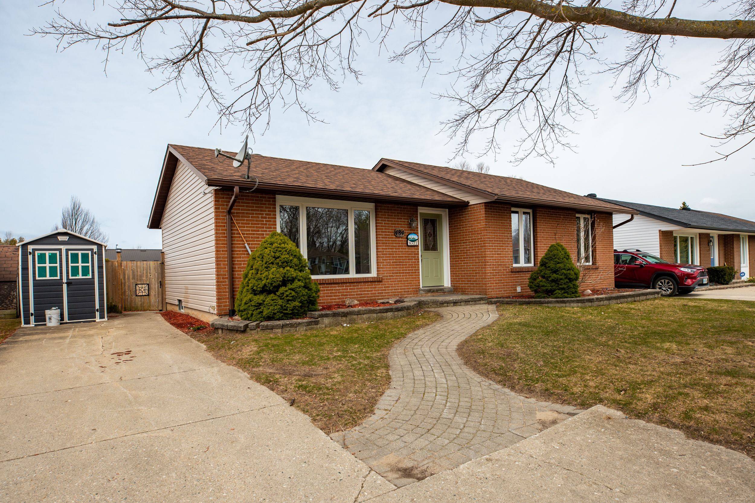 Saugeen Shores, ON N0H 2C1,484 Wales DR