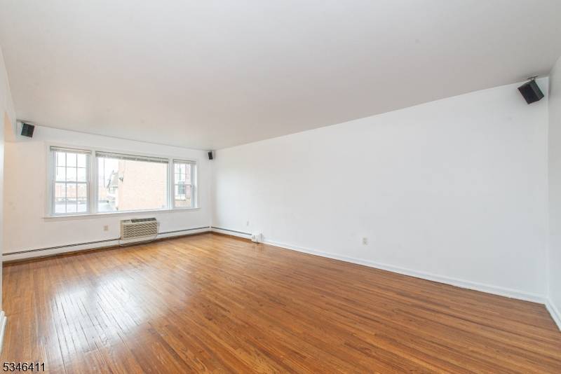 Clifton City, NJ 07013,605 Grove St #D16