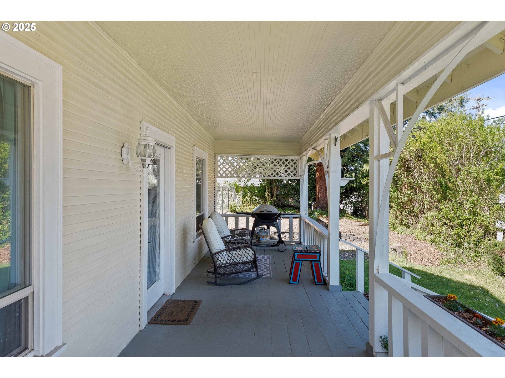 Coos Bay, OR 97420,246 D ST