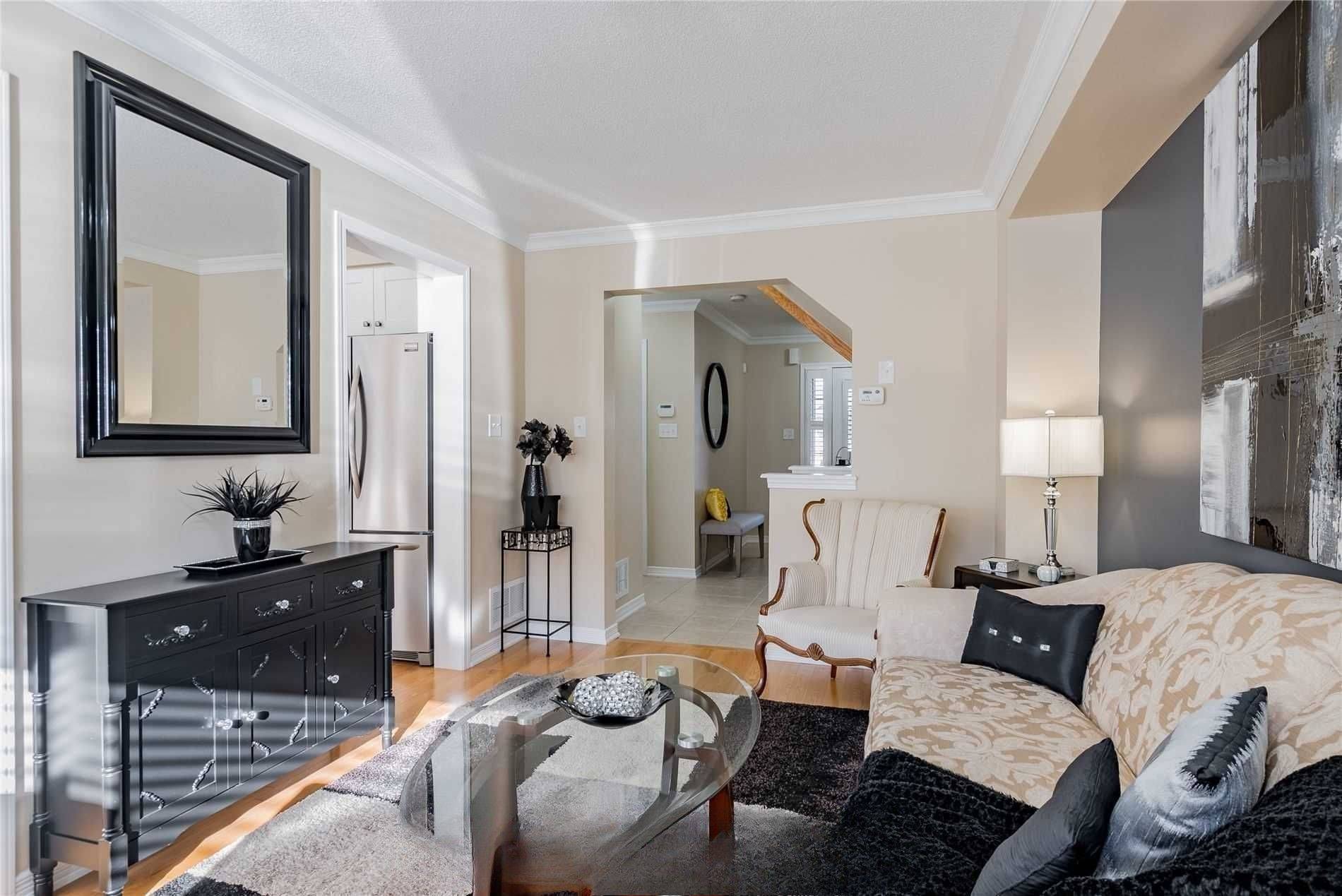 Oshawa, ON L1K 0A6,1640 Grandview ST N #2