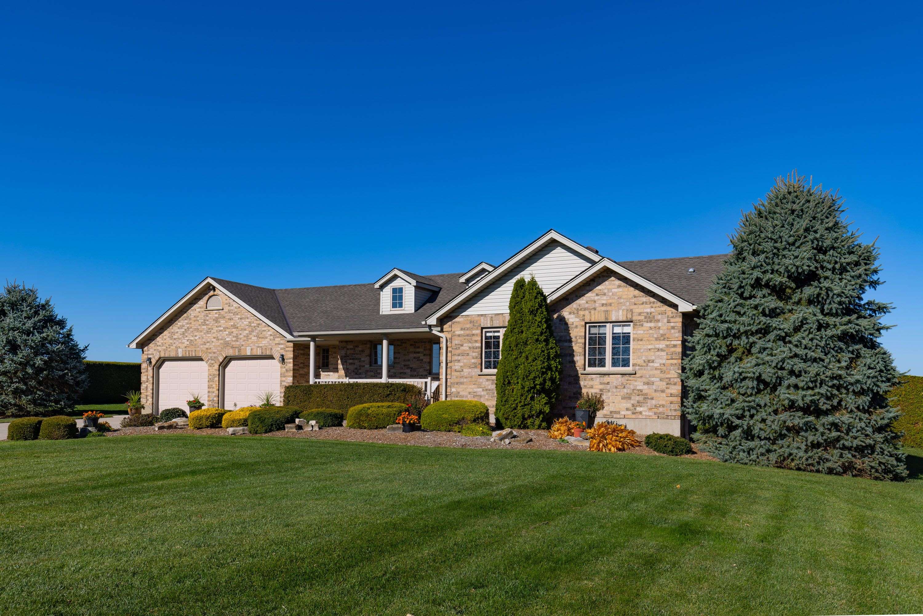 Thames Centre, ON N0L 1B0,1104 Gladstone DR