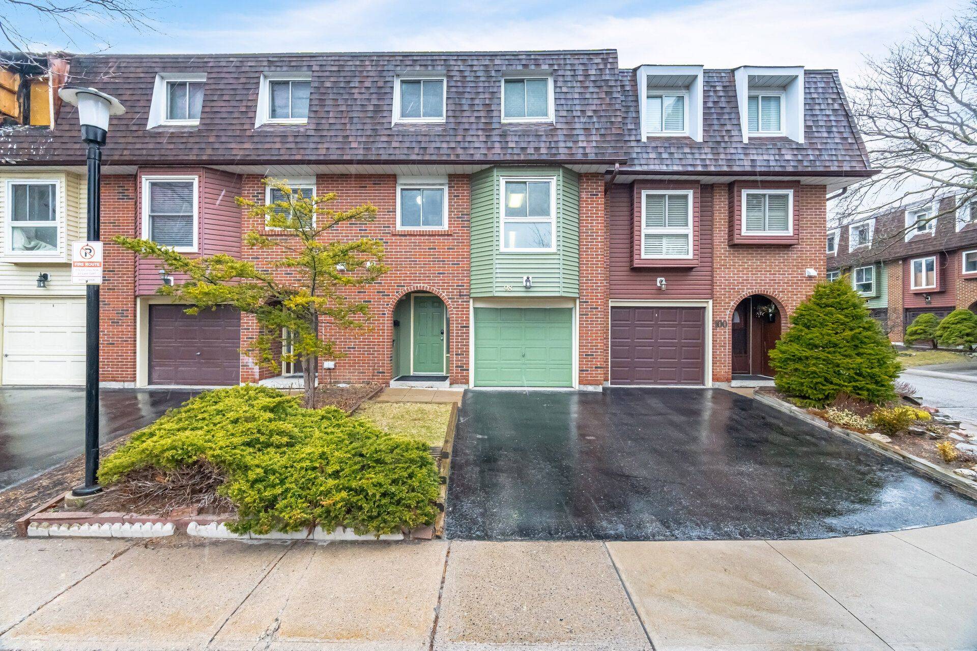 Toronto E10, ON M1E 4Y7,4662 Kingston RD #98