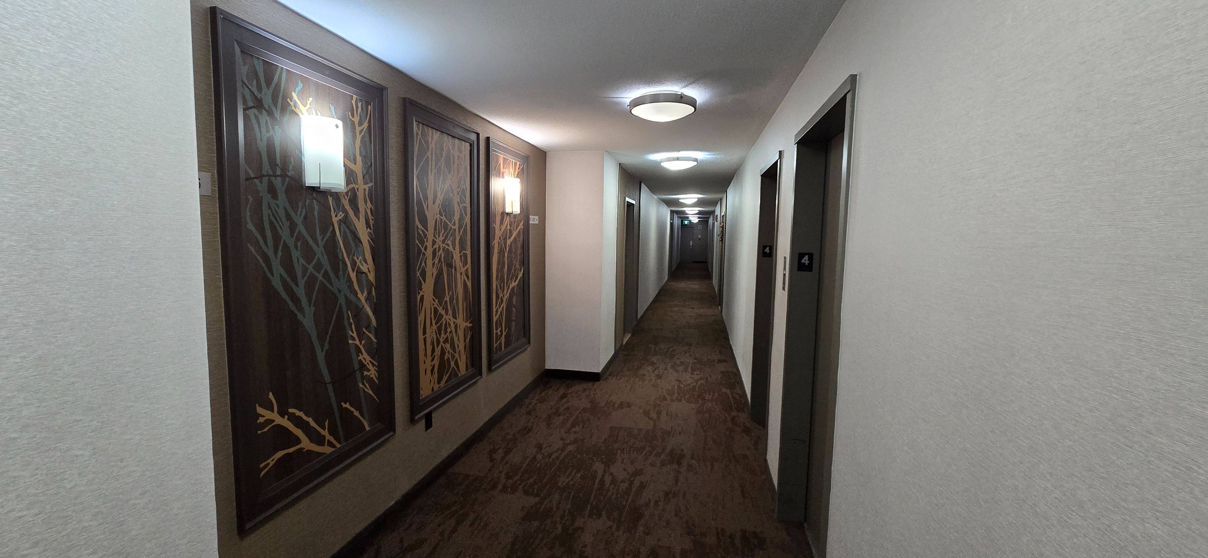Toronto W09, ON M9R 2M7,44 LONGBOURNE DR #405