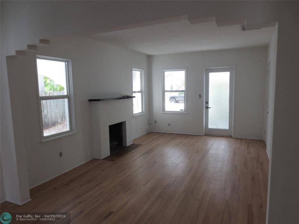Fort Lauderdale, FL 33301,1004 NE 3 ST single family